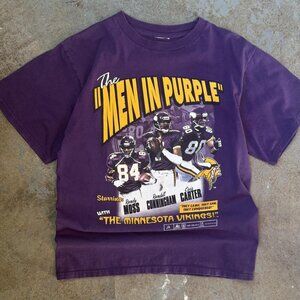 Vintage Men in Purple Minnesota Vikings Hall of Famer Graphic Tee Gildan